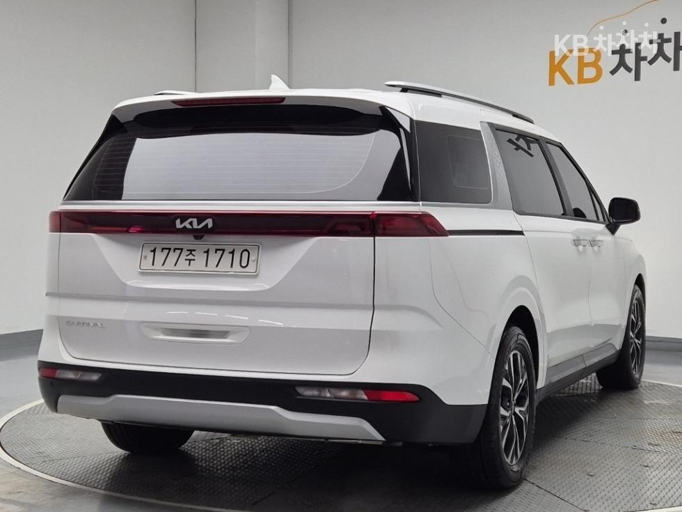 2022 - kia carnival
