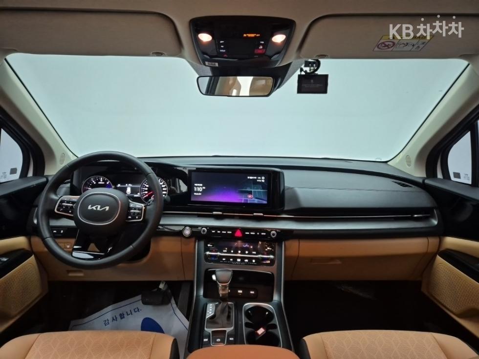 2022 - kia carnival