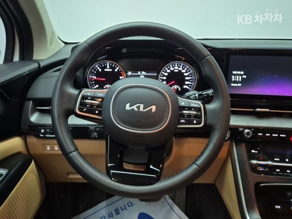 2022 - kia carnival