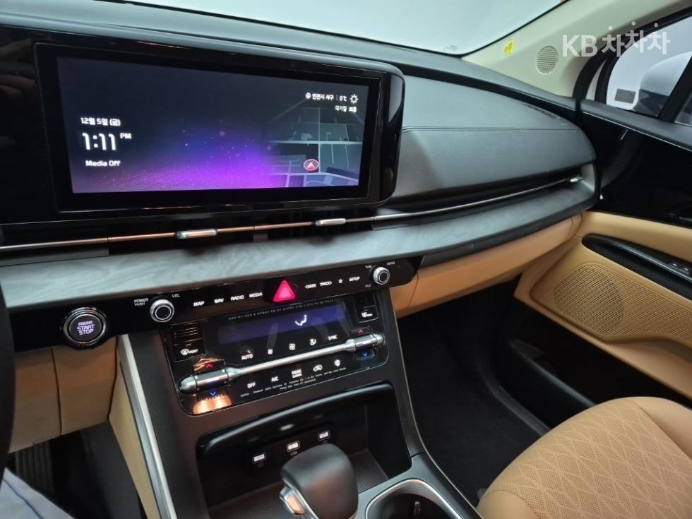 2022 - kia carnival