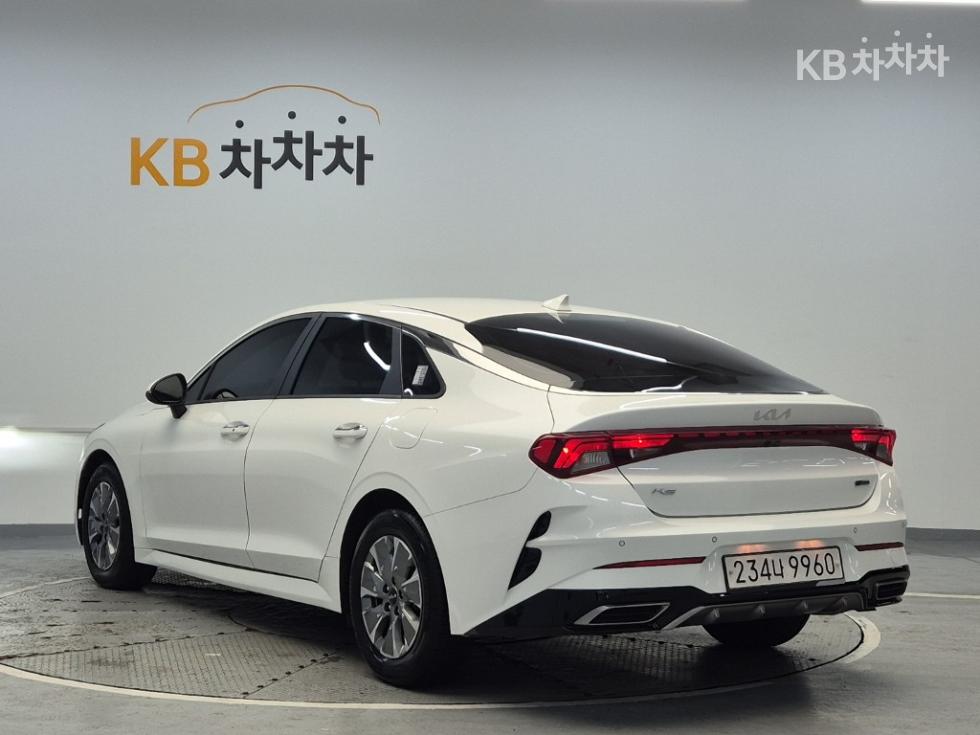 2022 - kia k5