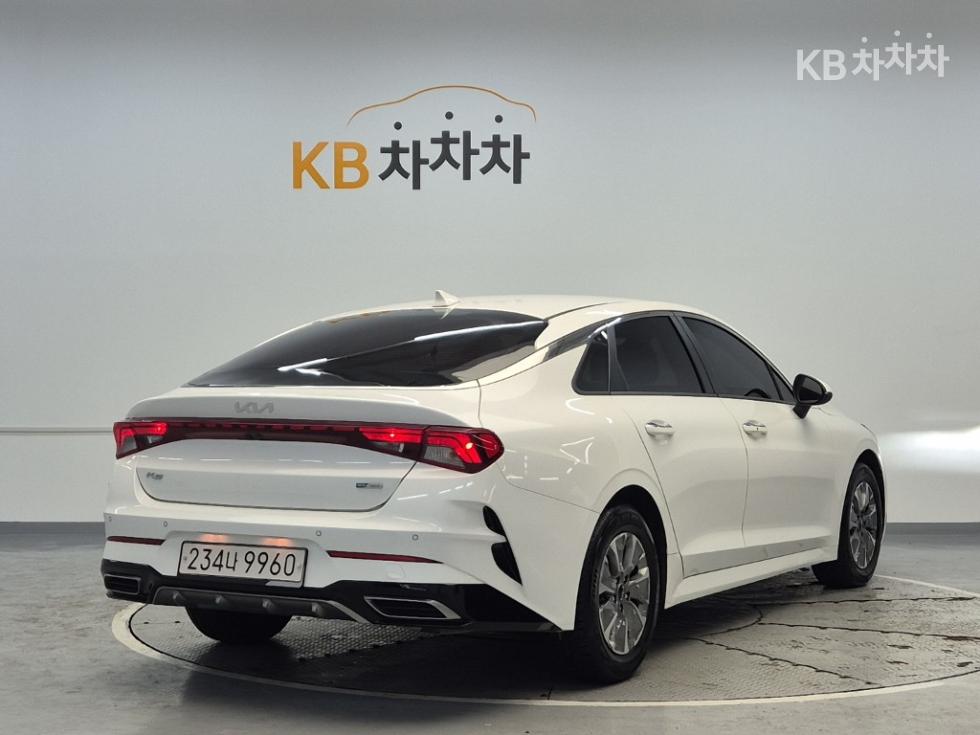 2022 - kia k5
