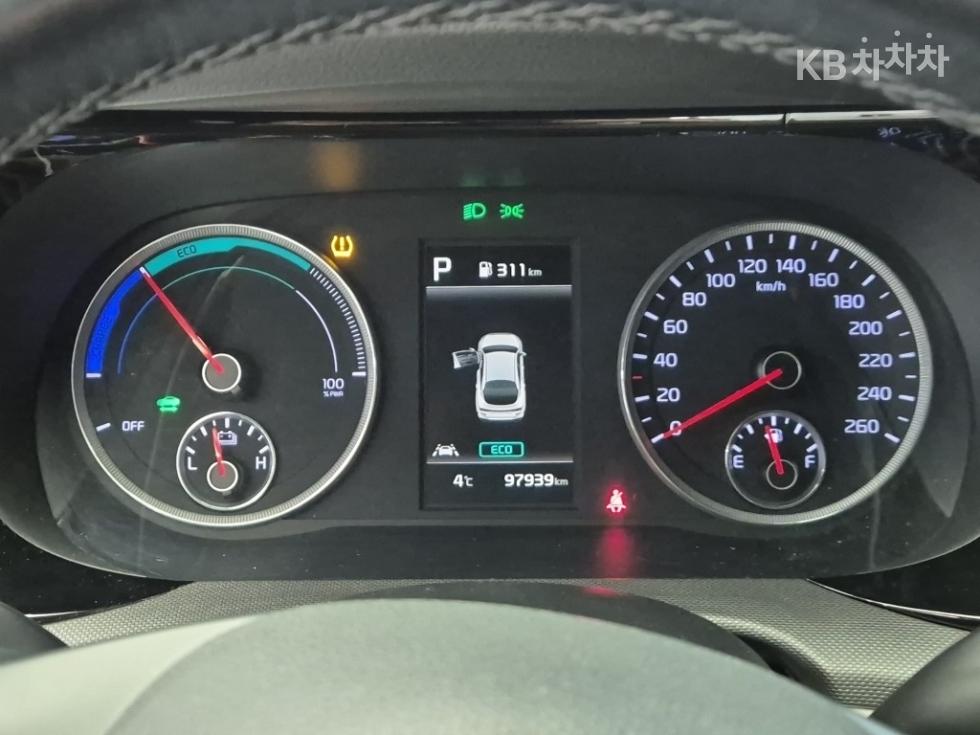 2022 - kia k5