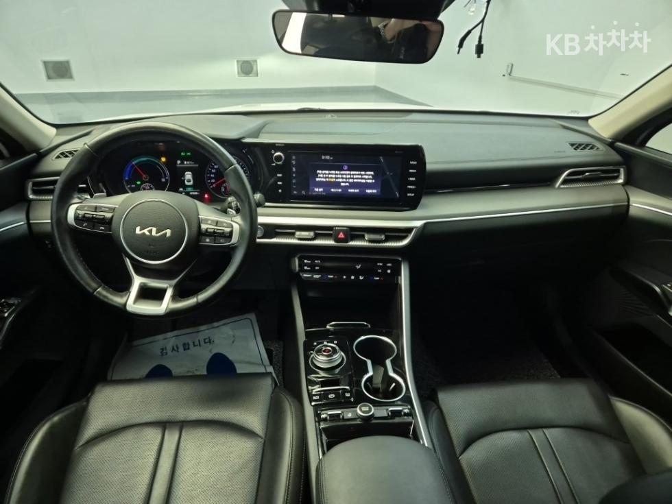 2022 - kia k5