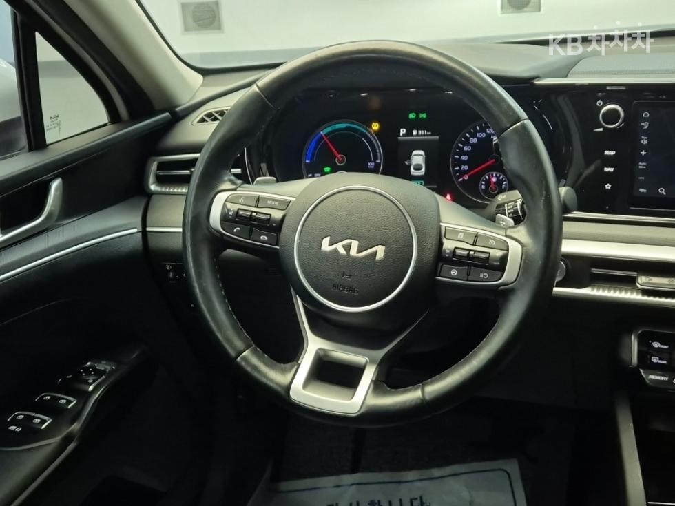 2022 - kia k5