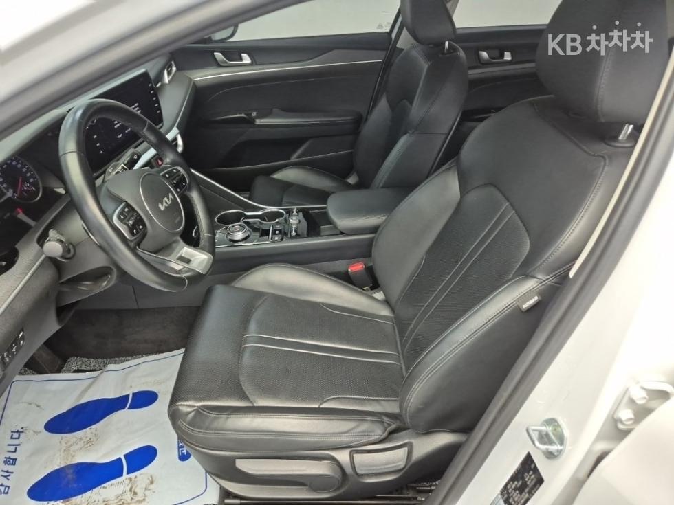 2022 - kia k5