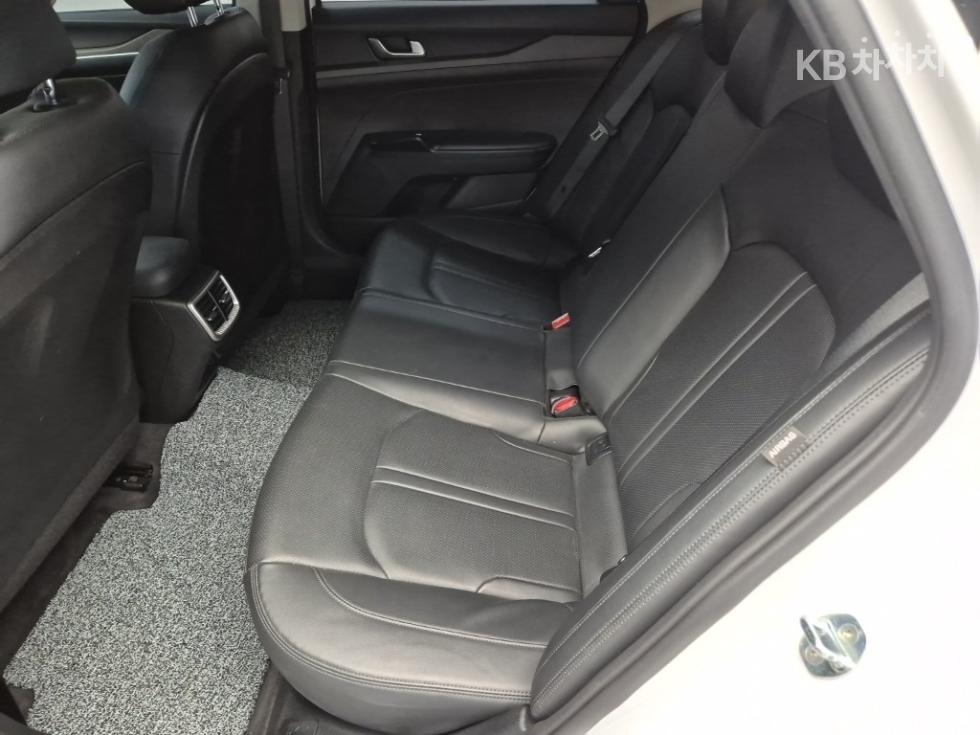 2022 - kia k5