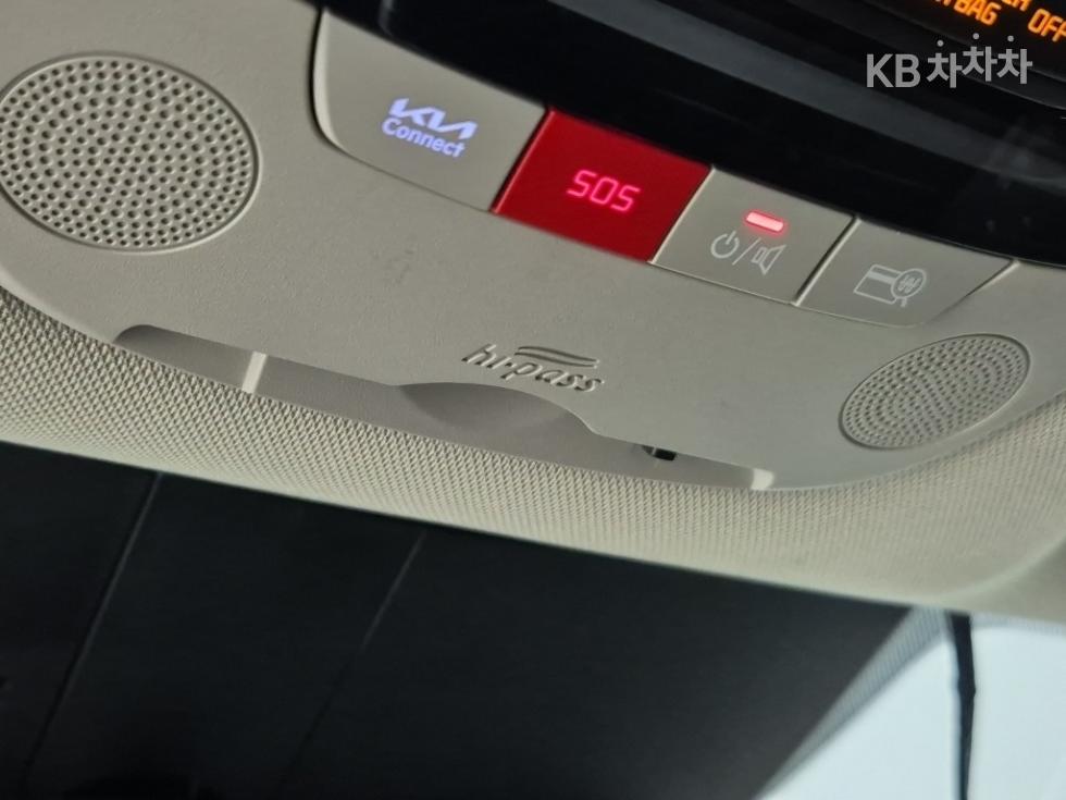 2022 - kia k5