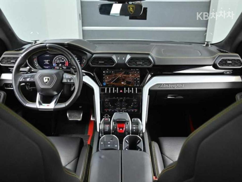 Lamborghini Urus — miniaturë 7