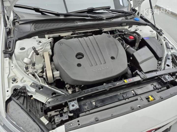 Volvo V60 D4 Drive-E R-Design 7