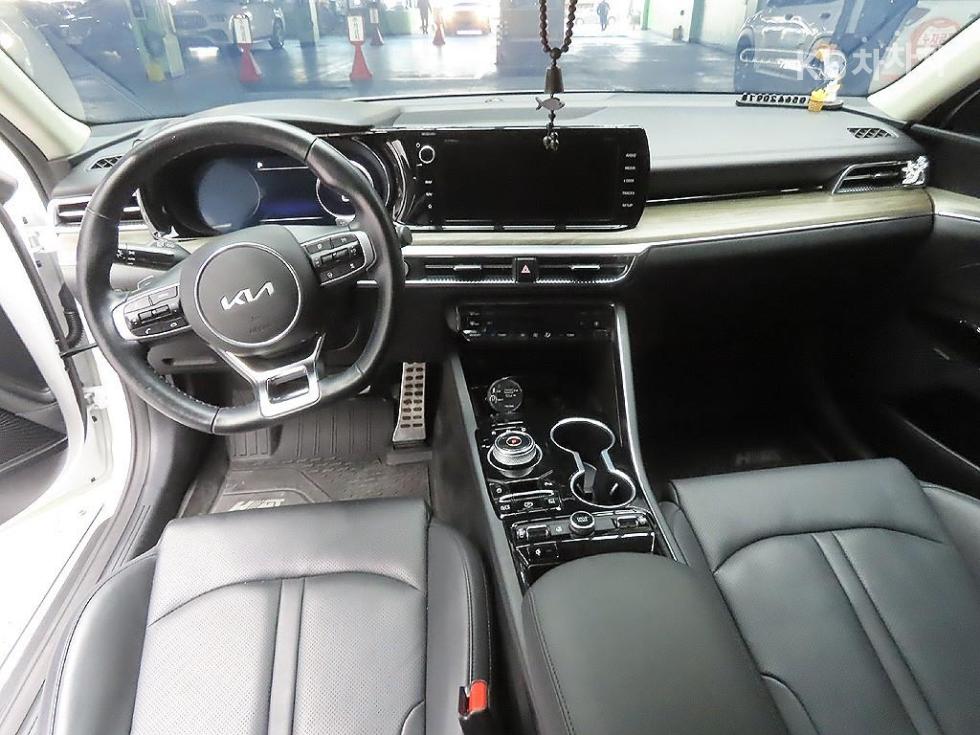 2023 - kia k5
