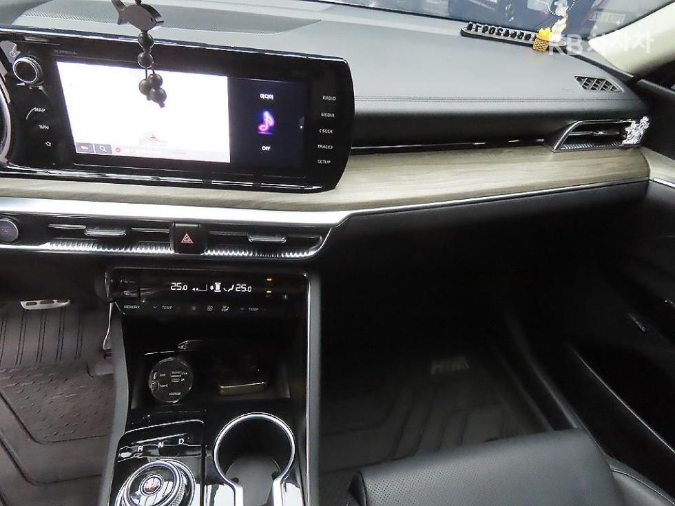 2023 - kia k5