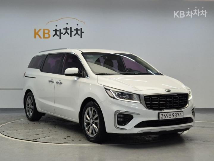 Kia Carnival 2.2 Diesel Limousine VIP 5
