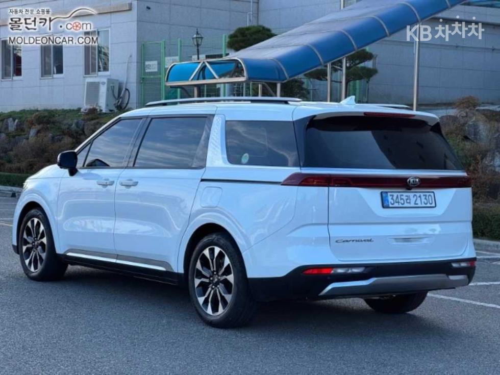 2021 - kia carnival