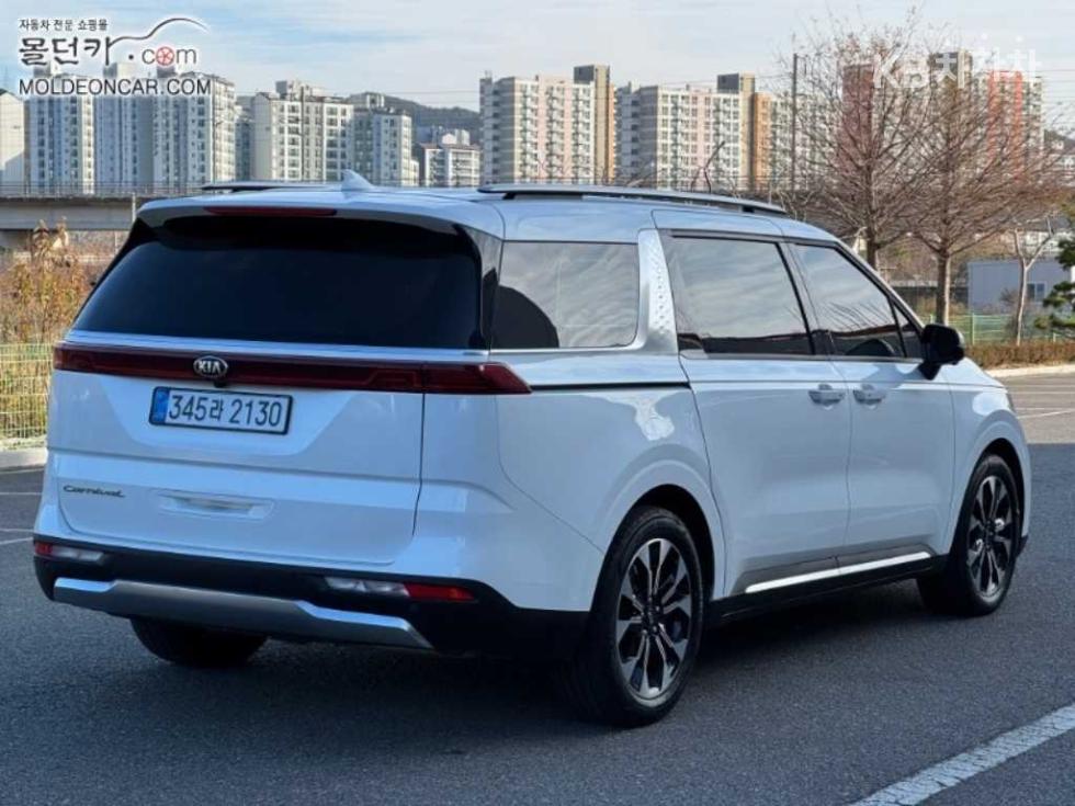 2021 - kia carnival