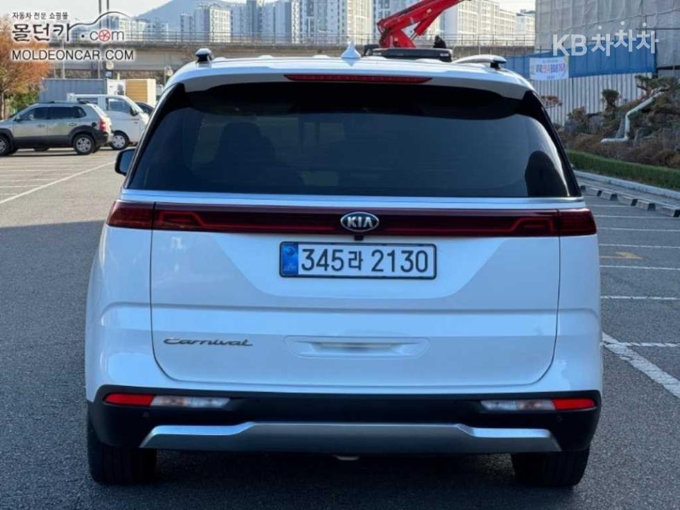 2021 - kia carnival