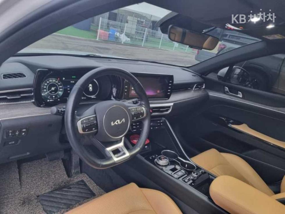 2023 - kia k5