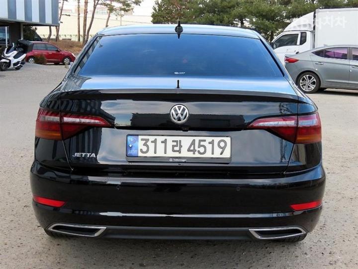 Volkswagen Jetta The 1.4 TSI Prestige 5
