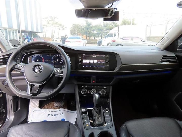 Volkswagen Jetta The 1.4 TSI Prestige 8