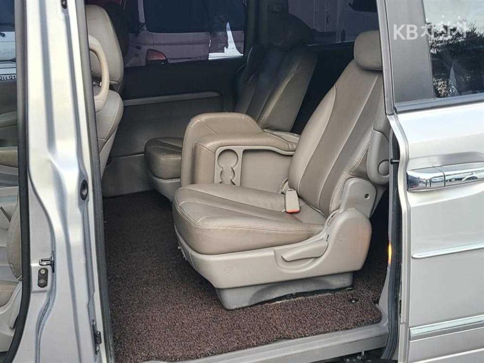 2009 - kia grand carnival