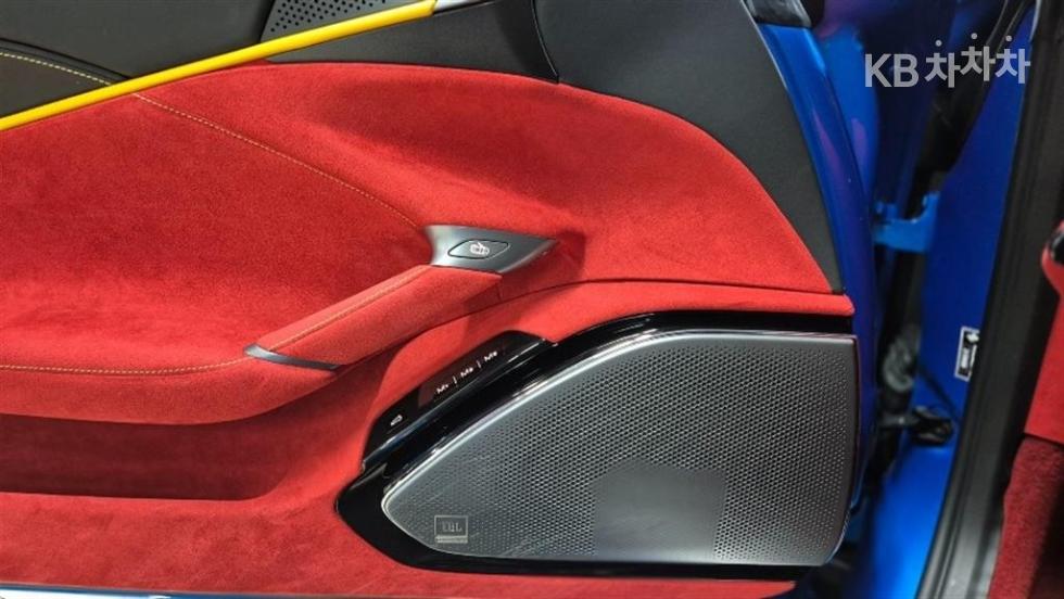 Ferrari Roma — miniaturë 11