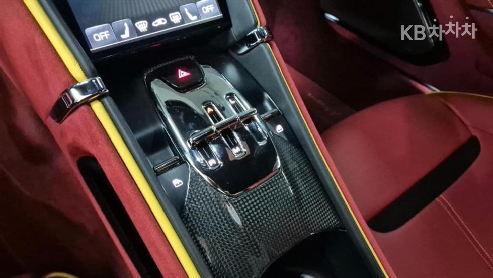 Ferrari Roma — miniaturë 15