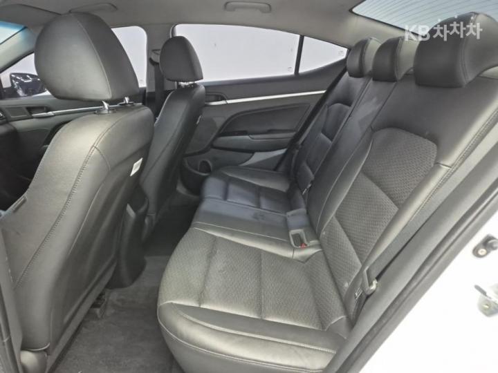 Hyundai Avante Smartstream G1.6 Best Choice Package - фото 12