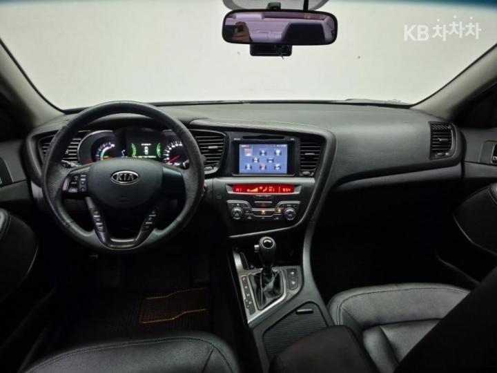Kia K5 Hybrid Luxury 7