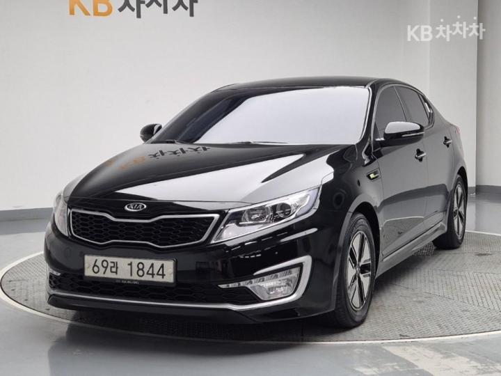 Kia K5 Hybrid Luxury 2