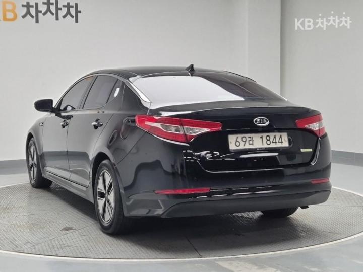 Kia K5 Hybrid Luxury 3