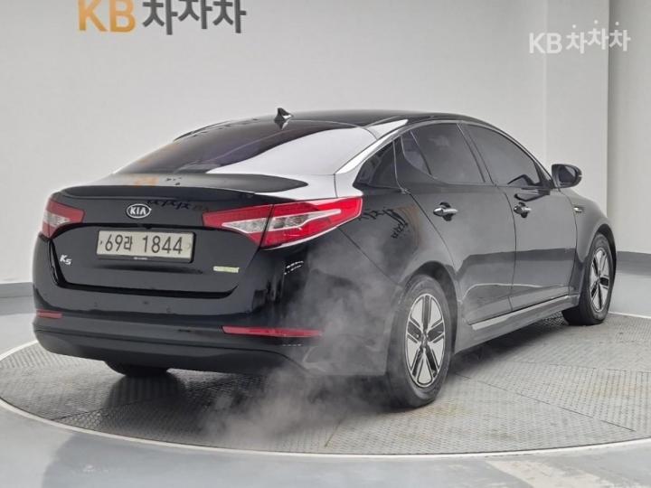 Kia K5 Hybrid Luxury 4