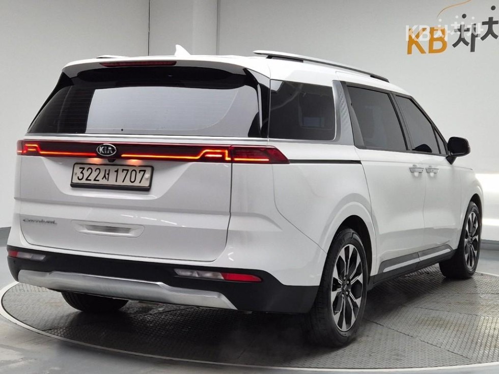 2021 - kia carnival