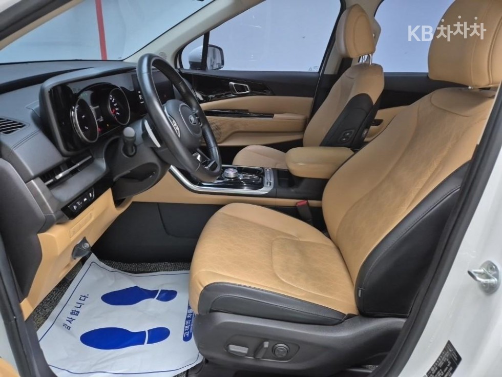 2021 - kia carnival