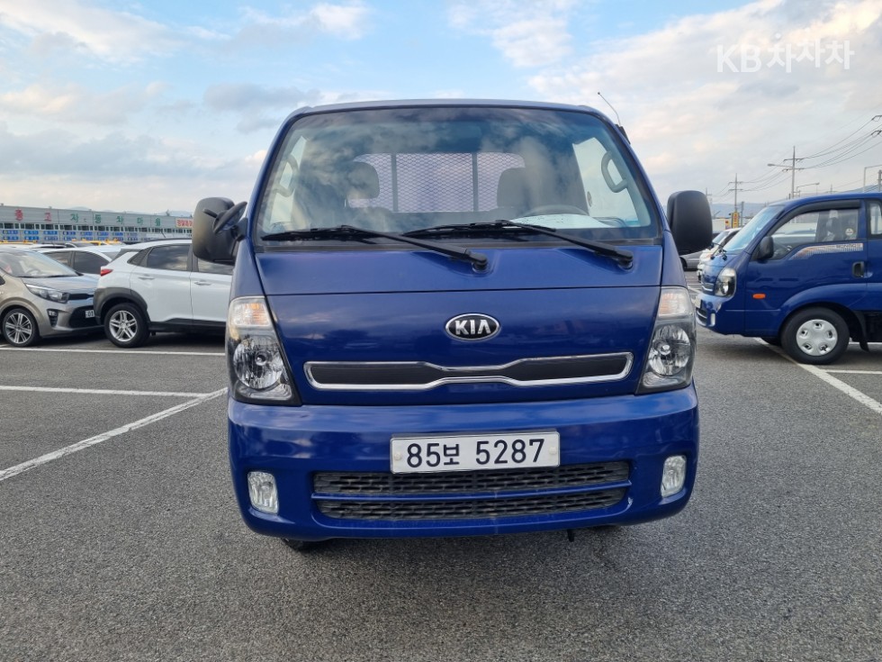 2013 - kia bongo iii