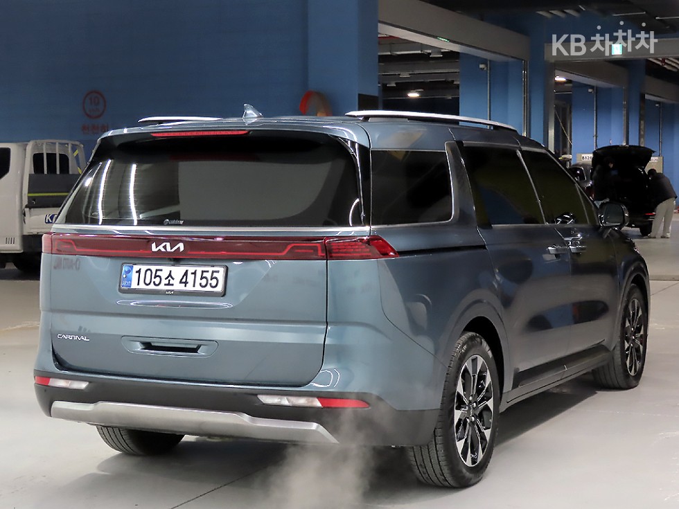 2023 - kia carnival