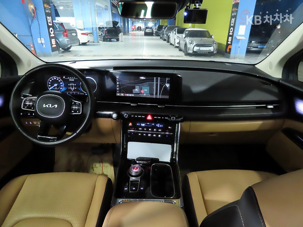 2023 - kia carnival