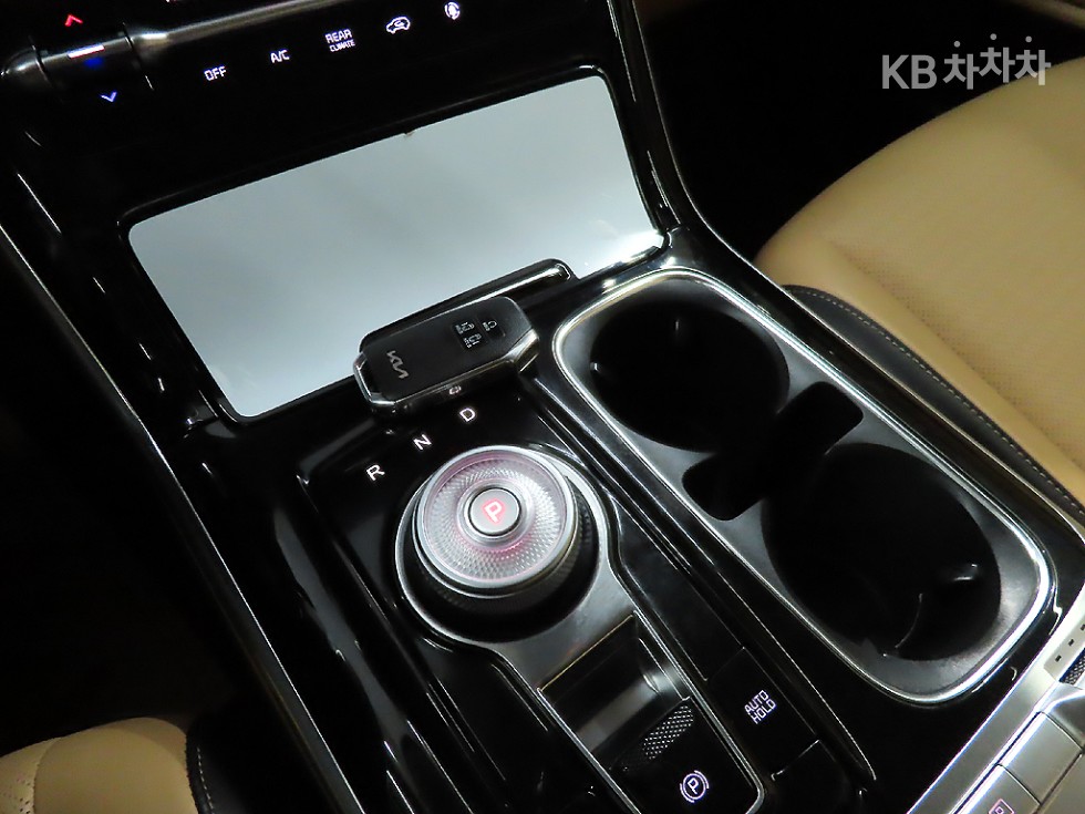 2023 - kia carnival
