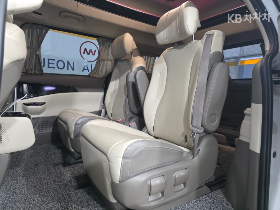 2021 - kia carnival