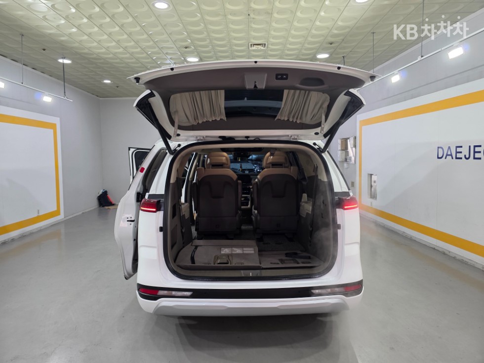 2021 - kia carnival
