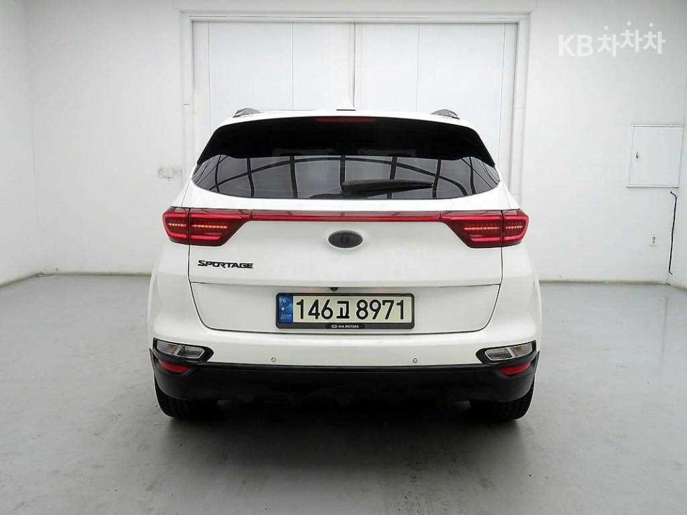 2021 - kia sportage