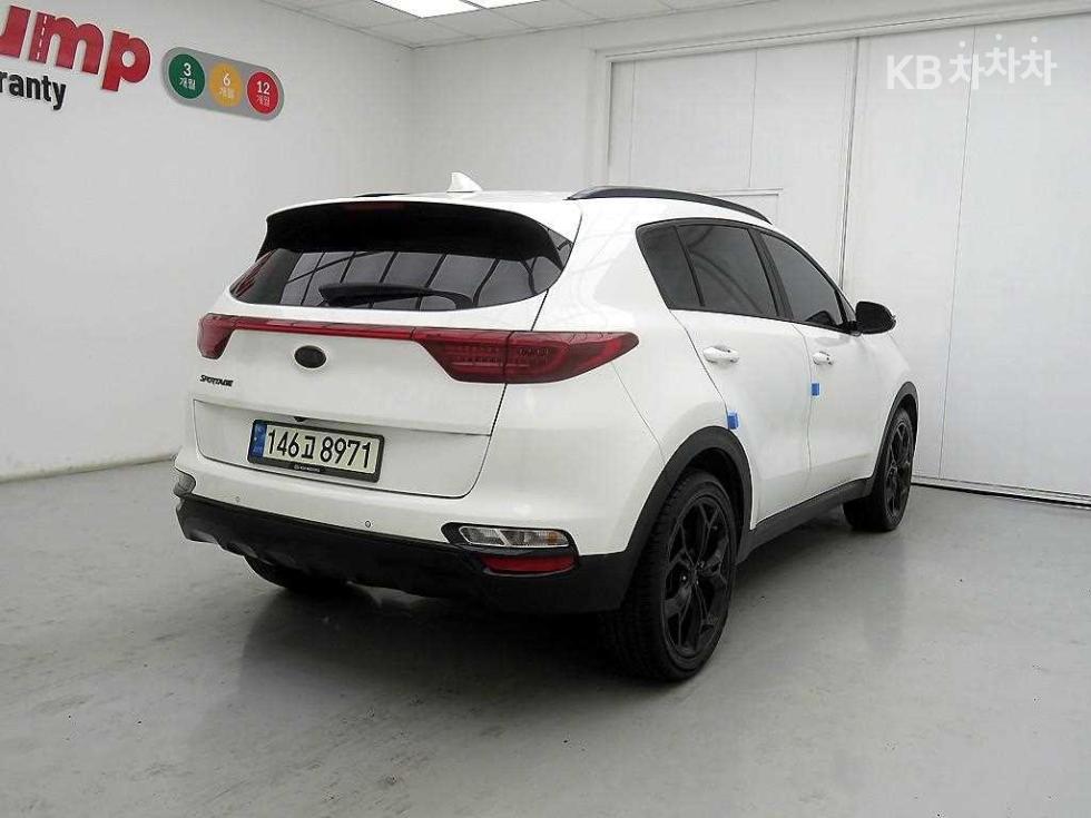2021 - kia sportage