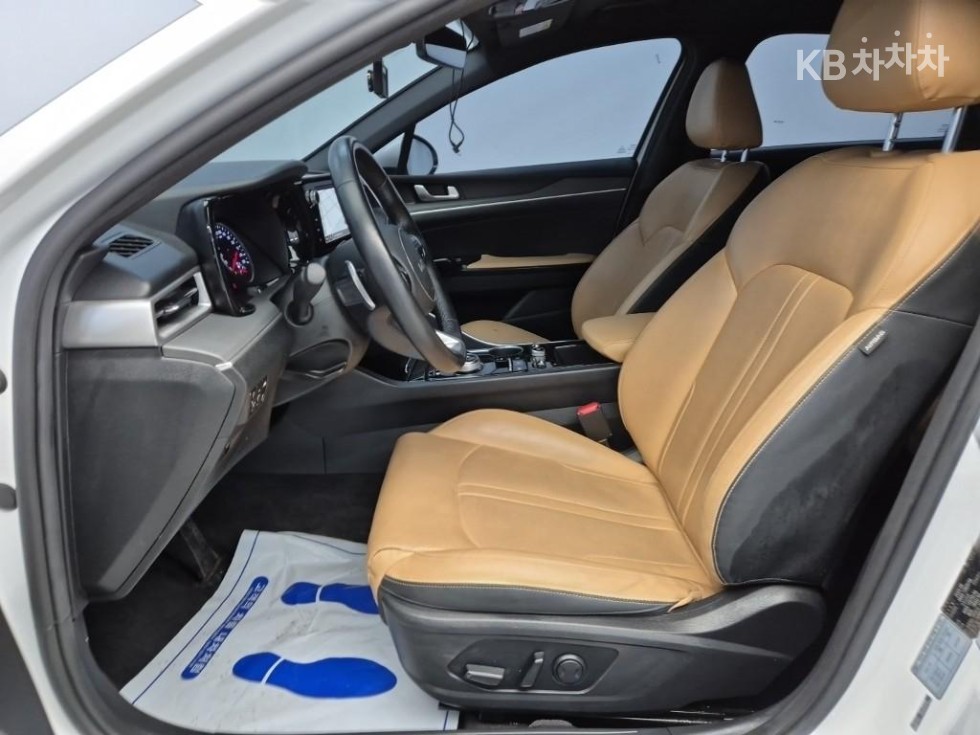 2023 - kia k5