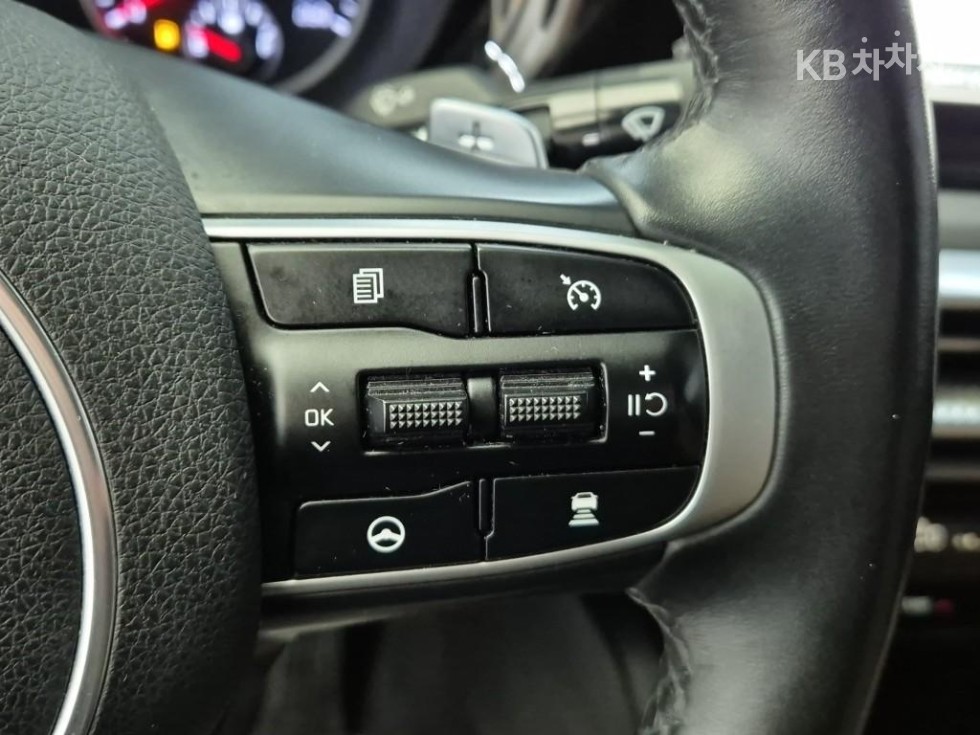 2023 - kia k5