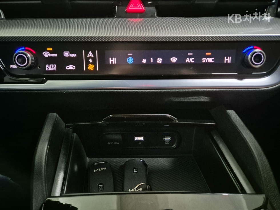 2022 - kia sportage