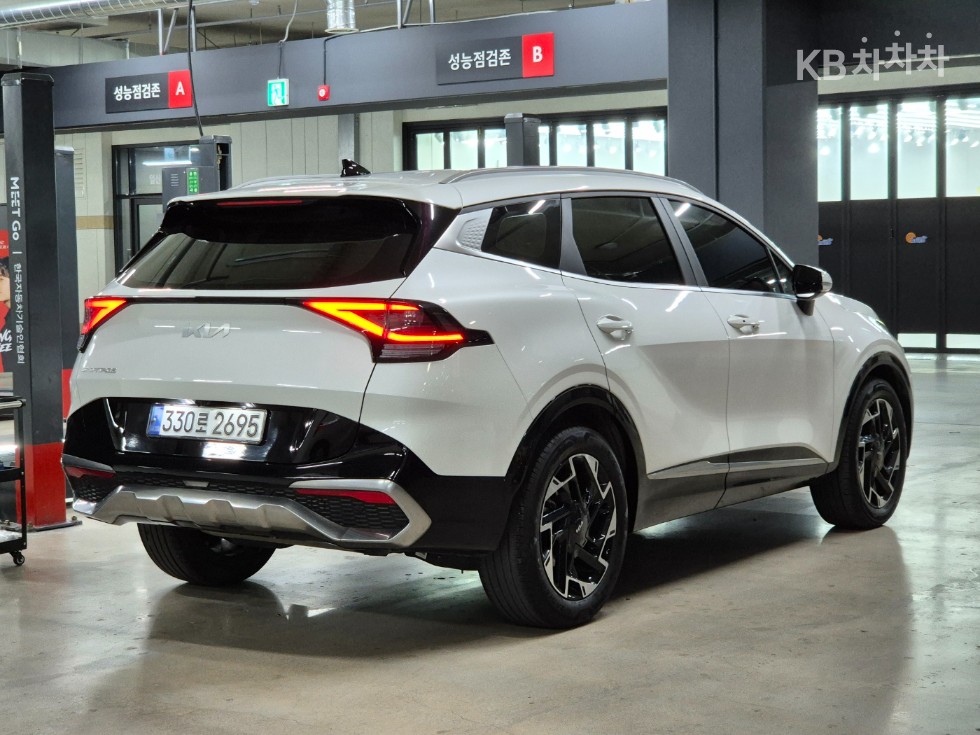 2022 - kia sportage