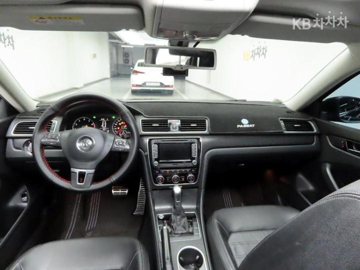 Volkswagen Passat 1.8 TSI Base Type 7