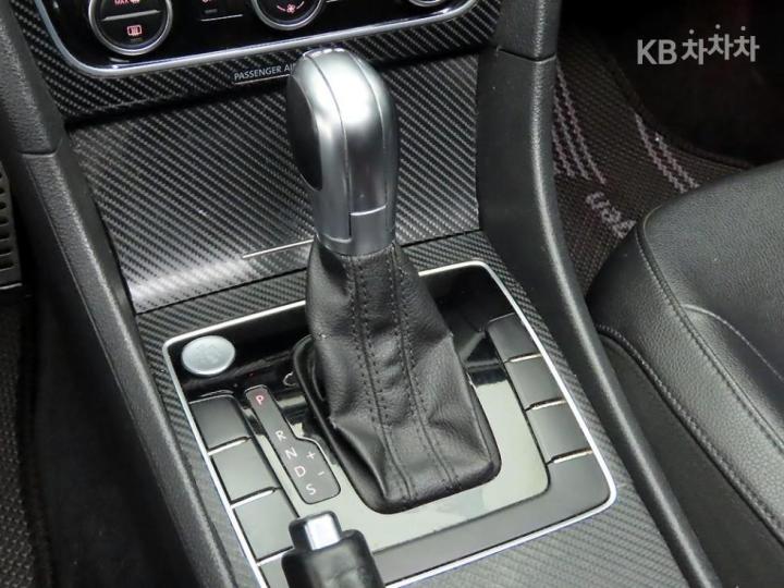 Volkswagen Passat 1.8 TSI Base Type 10