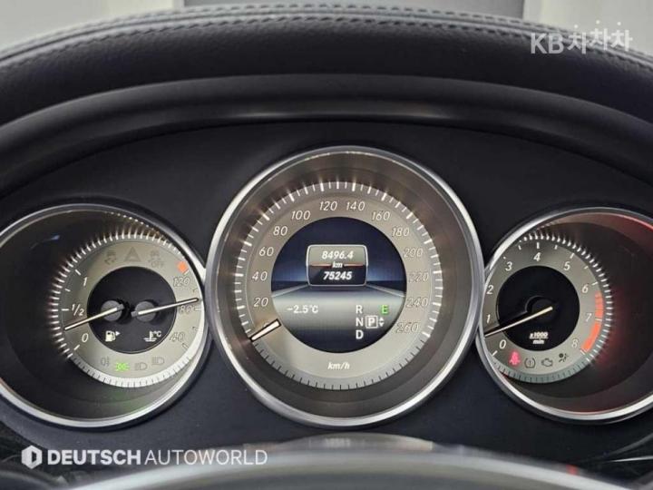 Mercedes-Benz CLS-Class W218 CLS400 W218 9