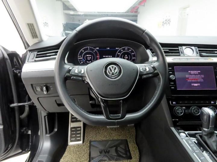 Volkswagen Arteon 2.0 TDI Elegance Prestige 8