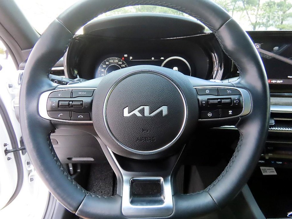 2023 - kia k5